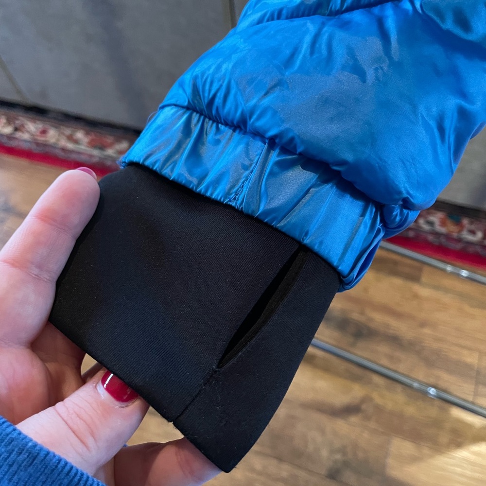 GUESS Puffer Jacket - Picture 3 of 5